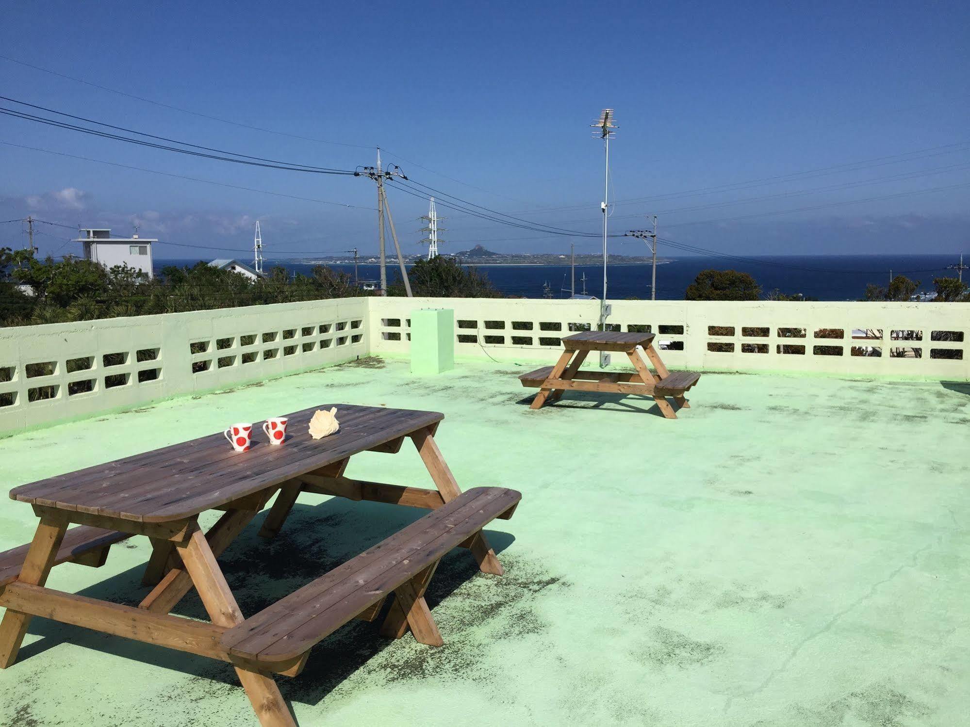 Guesthouse Seagull Village Motobu Buitenkant foto